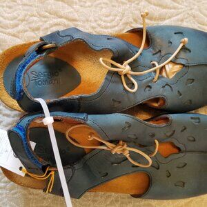 Sergio Tomani Sandals, NWT, never worn.